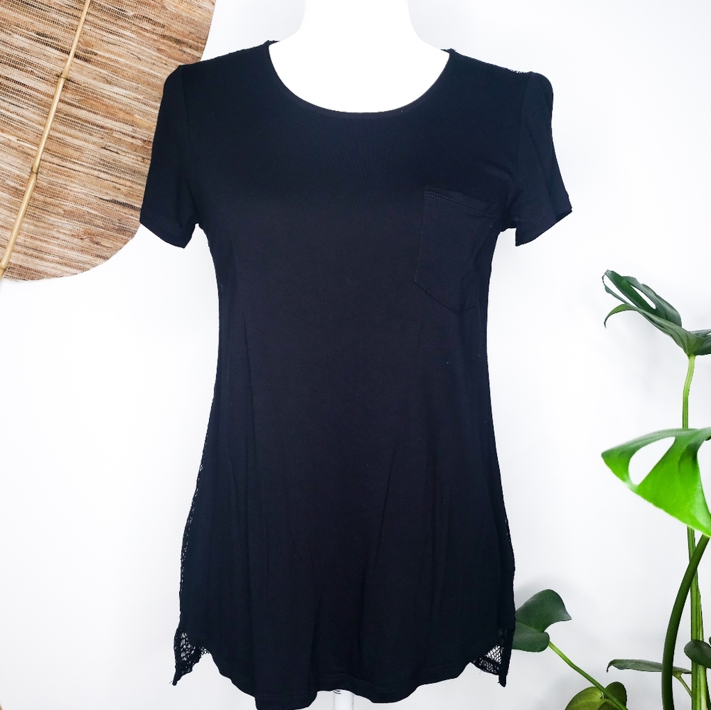 ⭐ F21 Black Lace Back Tee
